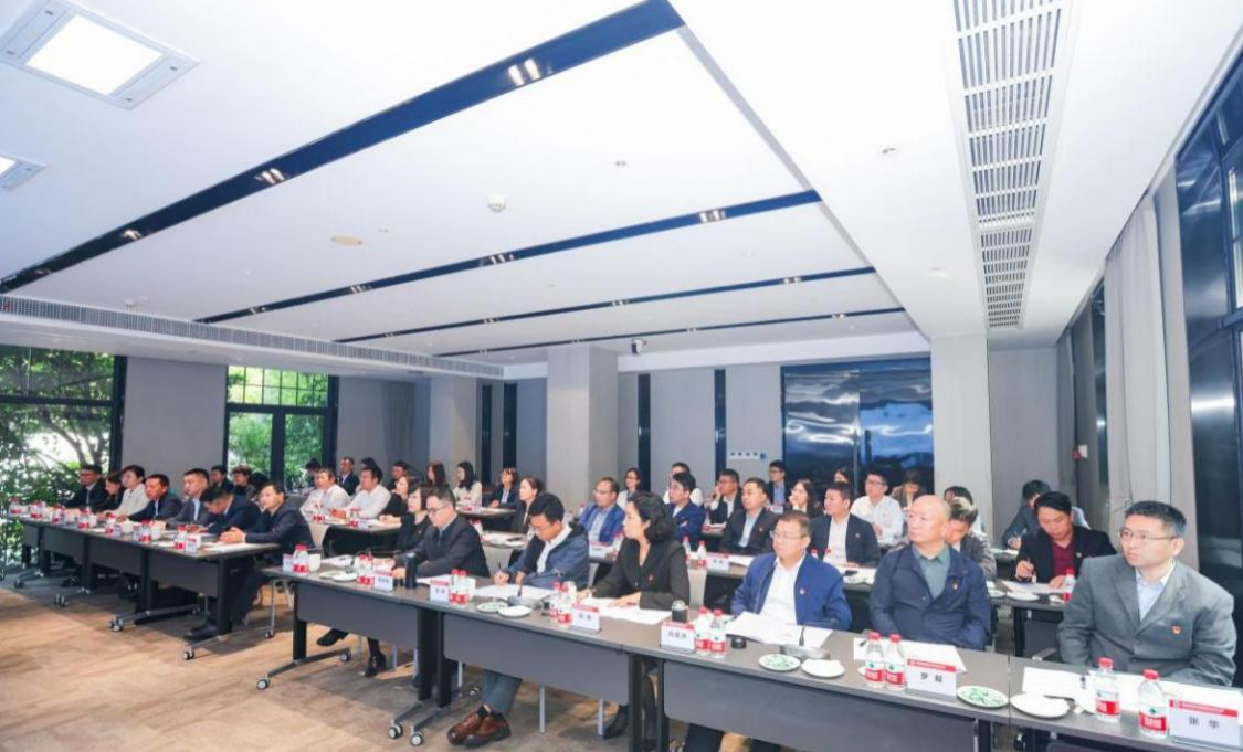 ee3e4327c52340e1967043275ca4e104