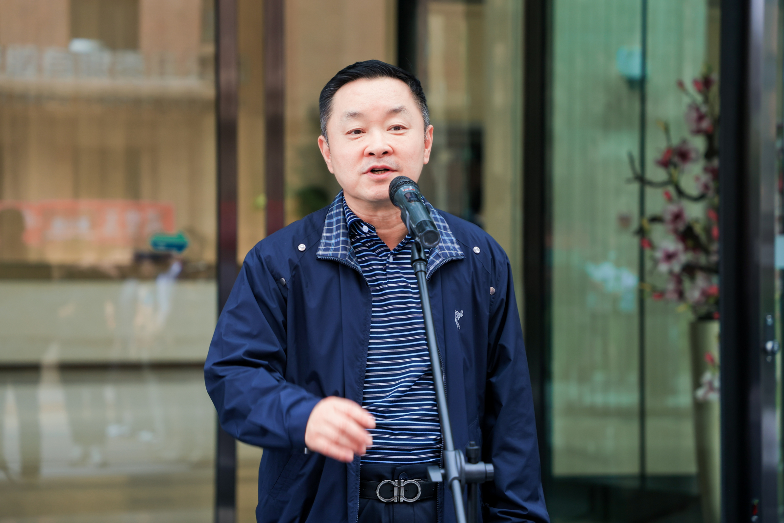 0df6dac140a2477681f7f9ccf89ab68e