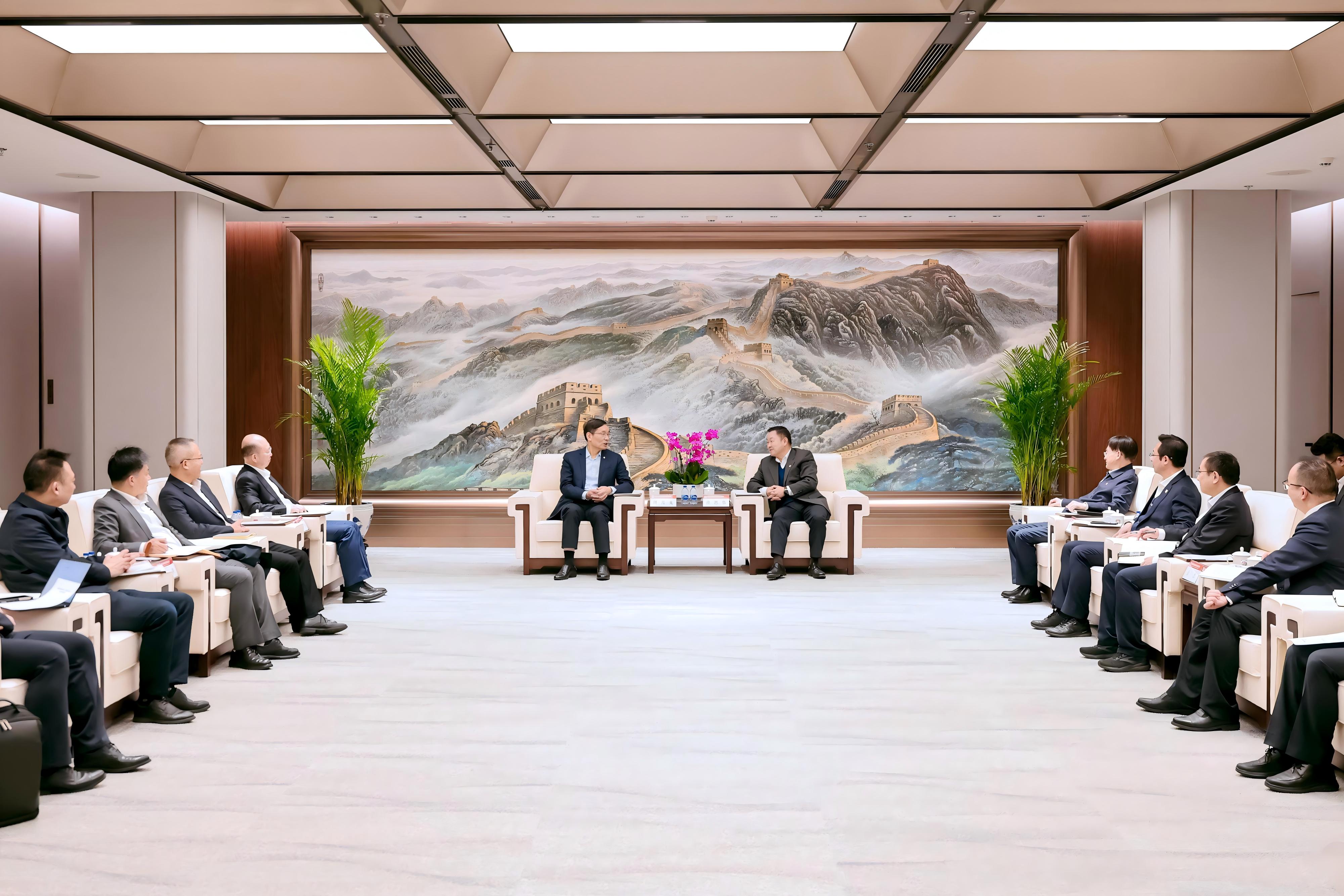 8fa61263167e4ca584f45d9867f73285