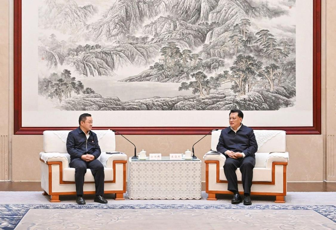 2e5712005d8146f9babe1a4d518215a7