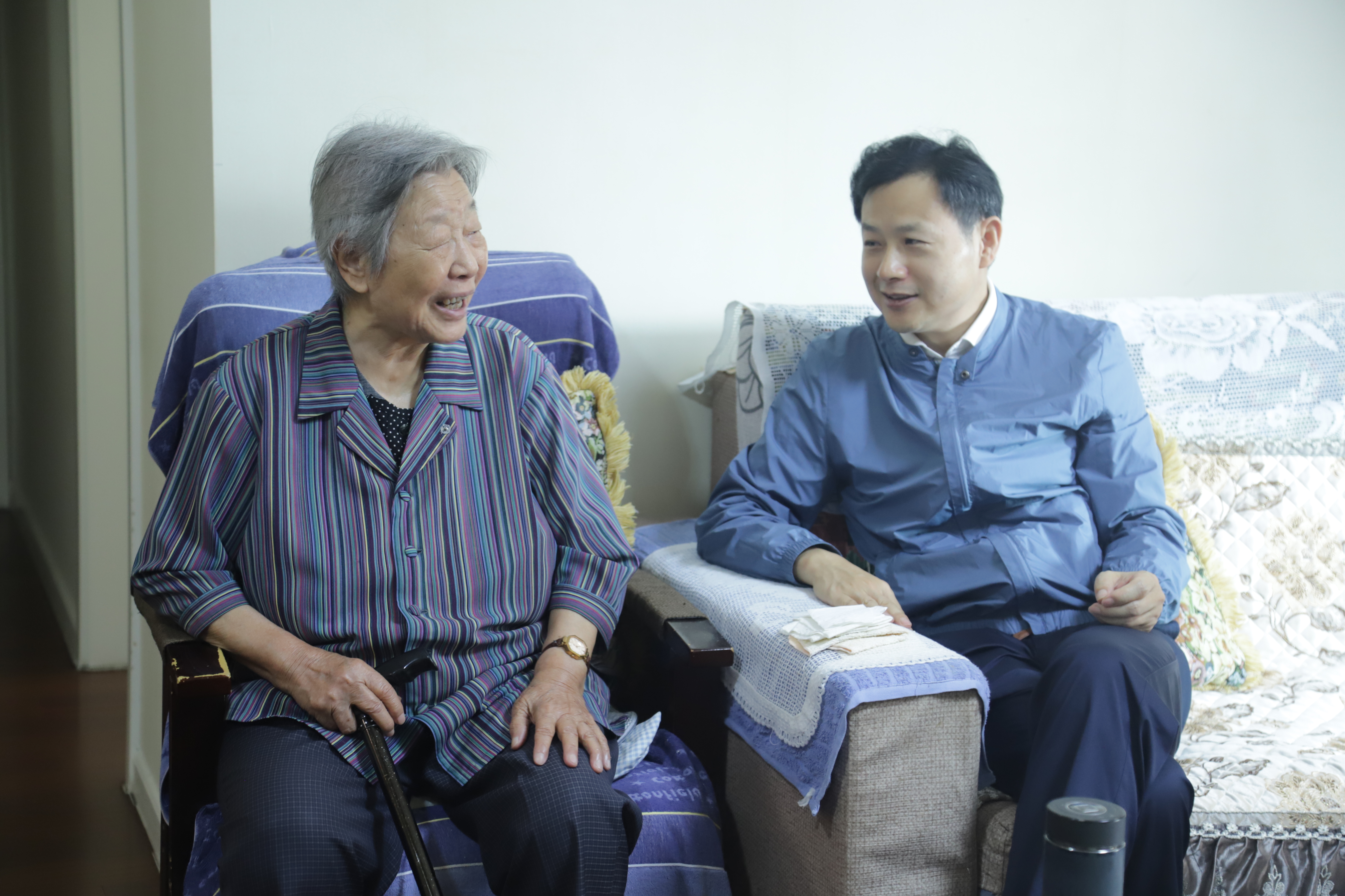 6b368f5529a04db1bb2b2ffd15725541 6b368f5529a04db1bb2b2ffd15725541